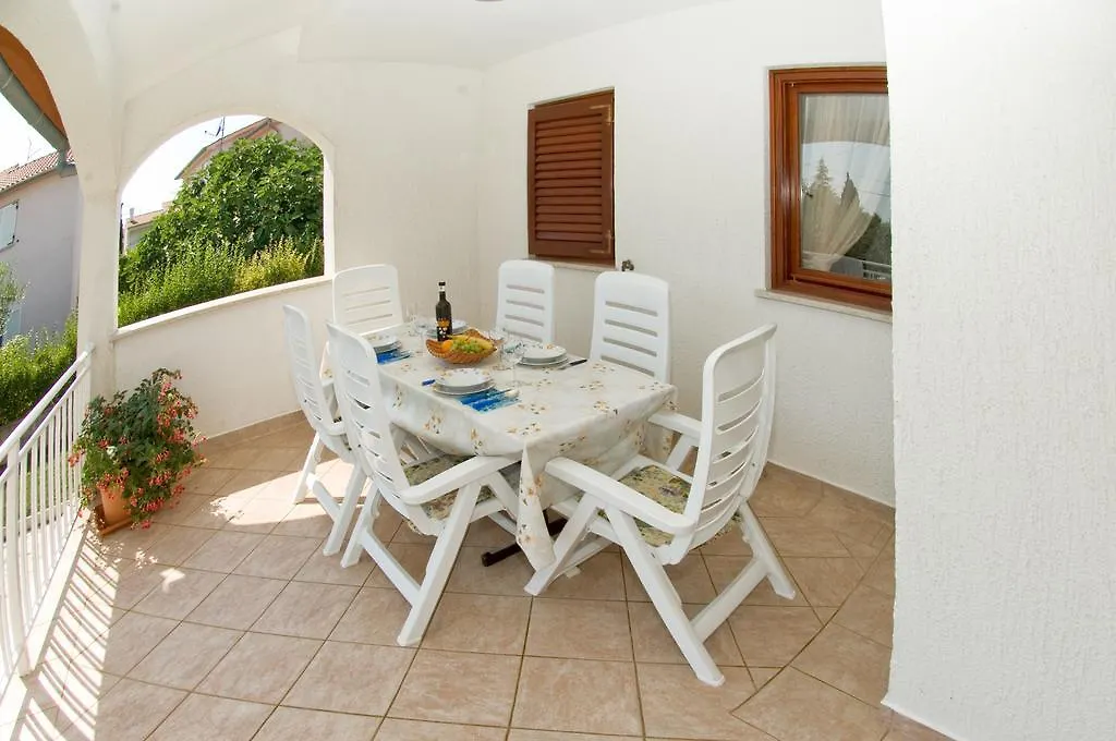 Holiday Home Magnolia Tar-Vabriga