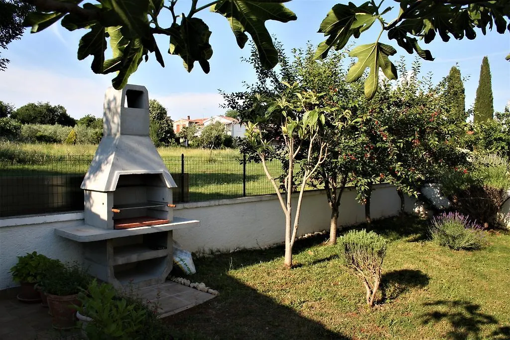 Holiday Home Magnolia Tar-Vabriga
