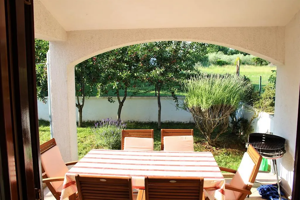 Holiday Home Magnolia Tar-Vabriga
